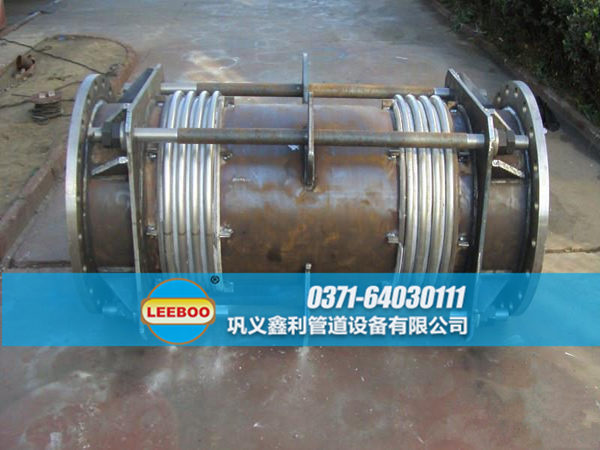 未噴漆的大拉桿橫向波紋<a href=http://www.uuu78.cn target=_blank class=infotextkey>補(bǔ)償器</a>