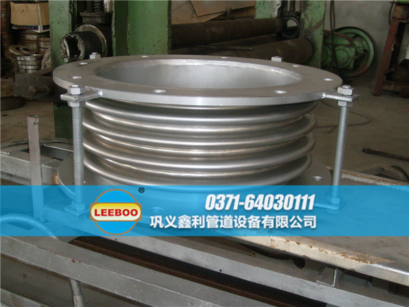 大口徑波紋<a href=http://www.uuu78.cn target=_blank class=infotextkey>補(bǔ)償器</a>車間圖