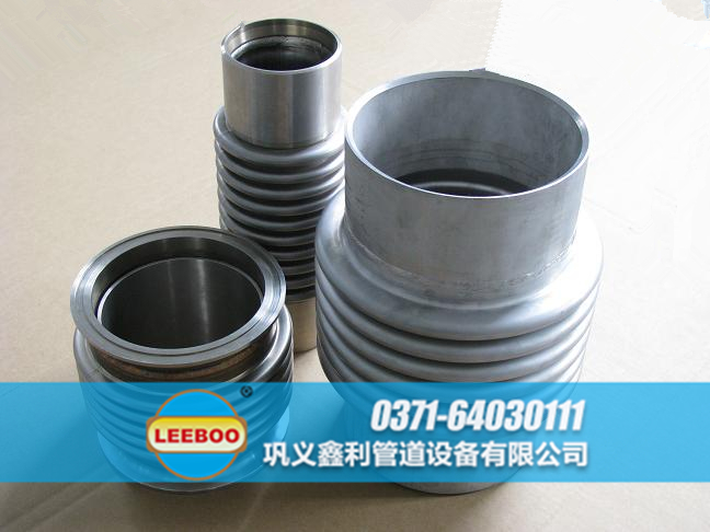 湖南省邵陽市新寧縣溝槽式<a href=http://www.uuu78.cn target=_blank class=infotextkey>補償器</a> /></p>鑫利管道是專業(yè)開發(fā)、研制和生產波紋<a href=http://www.uuu78.cn target=_blank class=infotextkey>補償器</a>廠家，該產品具有尺寸準備、結構緊湊、安裝可靠、耐腐蝕、便于安裝、壽命長等優(yōu)點，廣泛應用于航天、發(fā)電、石化和城市供熱等行業(yè)的各類管道和設備，并在全國多個工程上得到應用。以其優(yōu)良的品質，深受國內外用戶的贊譽和好評。<br />     鑫利管道生產的湖南省邵陽市新寧縣波紋<a href=http://www.uuu78.cn target=_blank class=infotextkey>補償器</a>由構成其工作主體的波紋管（一種彈性元件）和端管、支架、法蘭、導管等附件組成。主要用在各種管道中，它能夠補償管道的熱位移，機械變形和吸收各種機械振動，起到降低管道變形應力和提高管道使用壽命的作用。波紋<a href=http://www.uuu78.cn target=_blank class=infotextkey>補償器</a>連接方式分為法蘭連接和焊接兩種。波紋<a href=http://www.uuu78.cn target=_blank class=infotextkey>補償器</a>屬于一種補償元件，利用其工作主體波紋管的有效伸縮變形，以吸收管線、導管、容器等由熱脹冷縮等原因而產生的尺寸變化，或補償管線、導管、容器等的軸向、橫向和角向位移。也可用于降噪減振。在現(xiàn)代工業(yè)中用途廣泛。<br />     波紋<a href=http://www.uuu78.cn target=_blank class=infotextkey>補償器</a>的可靠性是由設計、制造、安裝及運行管理等多個環(huán)節(jié)構成的?？煽啃砸矐搹倪@幾個方面進行考慮。材料選擇對用于供熱管網的波紋<a href=http://www.uuu78.cn target=_blank class=infotextkey>補償器</a>選材，除應考慮工作介質、工作溫度和外部環(huán)境外，還應考慮應力腐蝕的可能性、水處理劑和管道清洗劑對材料的影響等，并在此基礎上結合波紋<a href=http://www.uuu78.cn target=_blank class=infotextkey>補償器</a>材料的焊接、成型以及材料的性能價格比，優(yōu)選出經濟實用的波紋管制作材料。<br />     一般情況下，選用湖南省邵陽市新寧縣波紋<a href=http://www.uuu78.cn target=_blank class=infotextkey>補償器</a>的材料應滿足下列條件：<br />（1）高彈性極限、抗拉強度和疲勞強度，保證其正常工作。<br />（2）良好的塑性，便于波紋<a href=http://www.uuu78.cn target=_blank class=infotextkey>補償器</a>加工成形，且能通過隨后的處理工藝（冷作硬化、熱處理等）獲得足夠的硬度和強度。<br />（3）較好的耐腐蝕性能，滿足在不同環(huán)境下工作要求。<br />（4）良好的焊接性能，滿足在制作過程中的焊接工藝要求。<br />    對于地溝敷設的熱力管網，當波紋<a href=http://www.uuu78.cn target=_blank class=infotextkey>補償器</a>所處管道地勢較低時，雨水或事故性污水會浸泡波紋管，應考慮選用耐蝕性更強的材料，如鐵鎳合金、高鎳合金等。由于此類材料價格較高，在制造波波紋<a href=http://www.uuu78.cn target=_blank class=infotextkey>補償器</a>時，可以考慮僅在與腐蝕性介質接觸的表面增加一層耐蝕合金。疲勞壽命設計由波紋<a href=http://www.uuu78.cn target=_blank class=infotextkey>補償器</a>的失效類型及原因分析可以看出，該產品的平面穩(wěn)定性、周向穩(wěn)定性及耐腐蝕性能均與其位移量即疲勞壽命相關。過低的疲勞壽命將會導致其穩(wěn)定性及耐蝕性能下降。<br />    鑫利管道波紋<a href=http://www.uuu78.cn target=_blank class=infotextkey>補償器</a>設計合理、性能優(yōu)良，在業(yè)界擁有良好的口碑。另外公司長期從事波紋<a href=http://www.uuu78.cn target=_blank class=infotextkey>補償器</a>批發(fā)與零售，歡迎新老用戶前來選購！國內波紋<a href=http://www.uuu78.cn target=_blank class=infotextkey>補償器</a>哪家好，鑫利管道是選！<p style=